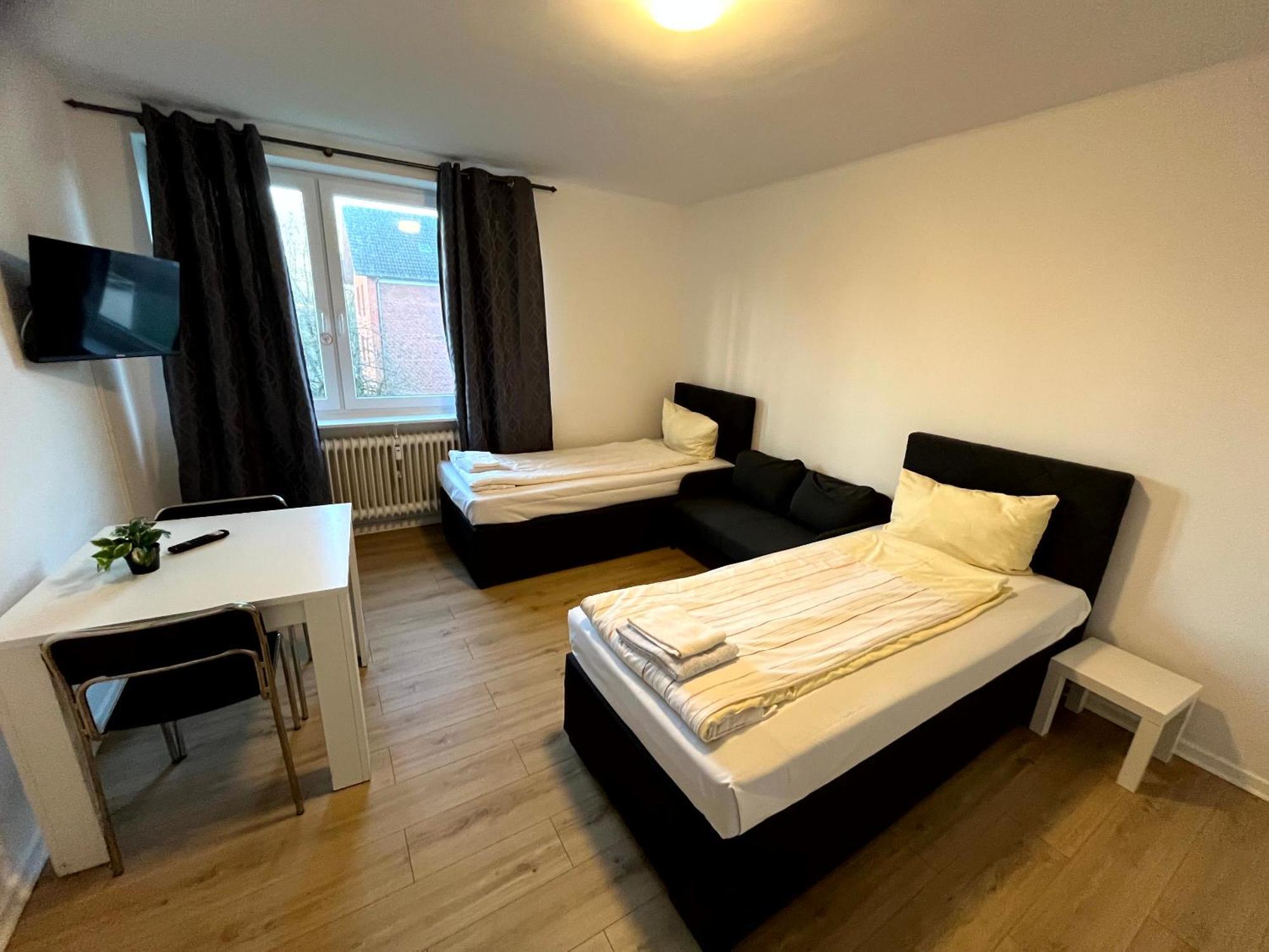 3-Zimmer Monteurwohnung Mit Balkon Ноймюнстер Экстерьер фото
