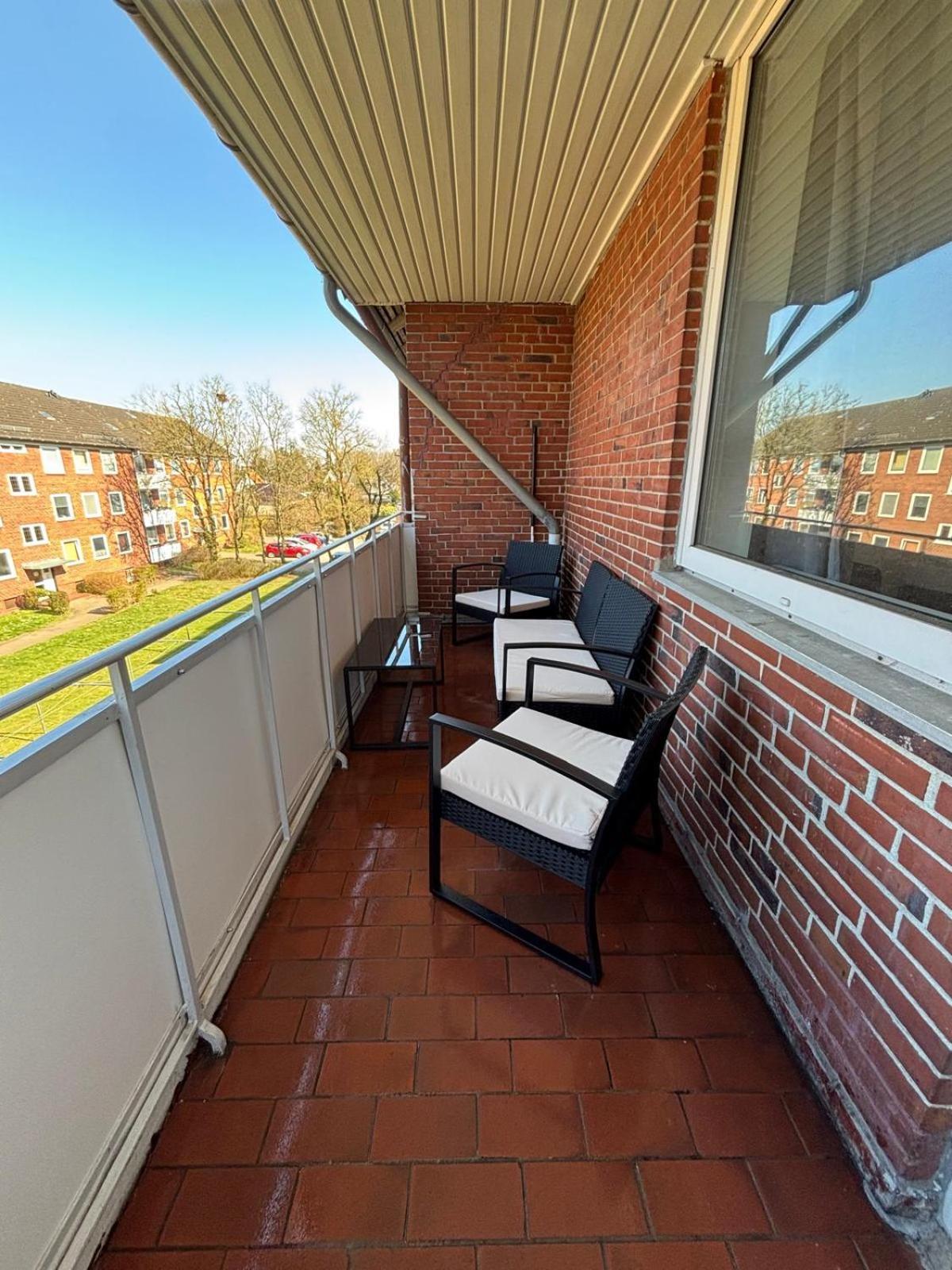 3-Zimmer Monteurwohnung Mit Balkon Ноймюнстер Экстерьер фото